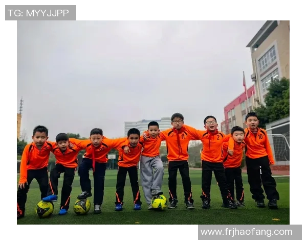 用超级黏土打造你的足球明星人物模型，展现创意与手艺的完美结合